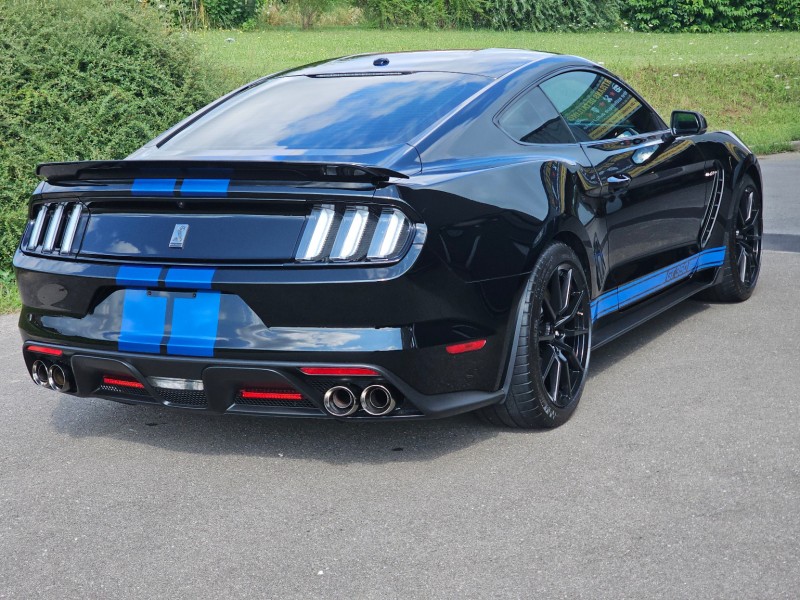 Polissage et traitement céramique sur cette Mustang Shelby GT350