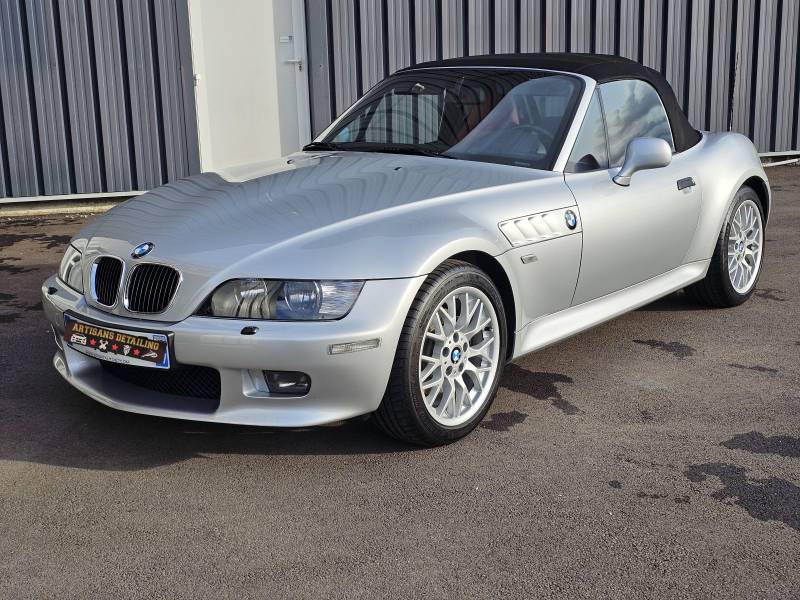 BMW Z3 : Polissage et traitement céramique GTECHNIQ CRYSTAL SERUM ULTRA proche Strasbourg 67.