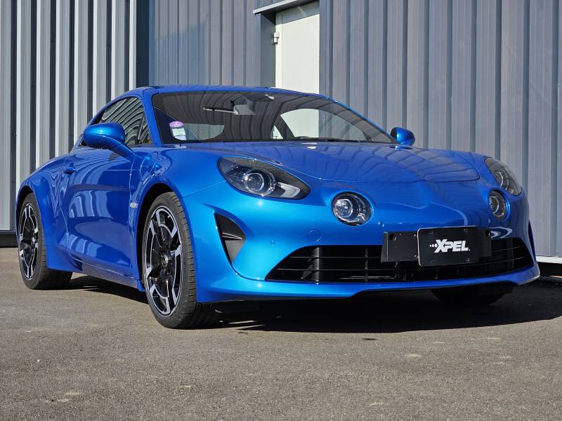 ALPINE A110 : Protection face avant film PPF XPEL proche Strasbourg 67 dans un atelier spécialisé