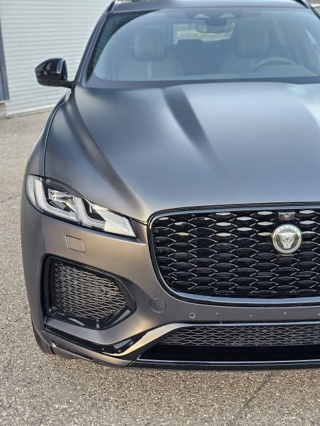 JAGUAR F-PACE :Pose de protection de film PPF Une métamorphose mate réussie par Artisans Detailing