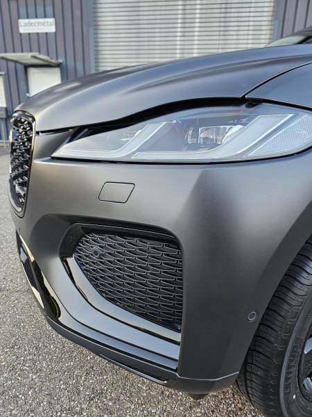 JAGUAR F-PACE :Pose de protection de film PPF Une métamorphose mate réussie par Artisans Detailing