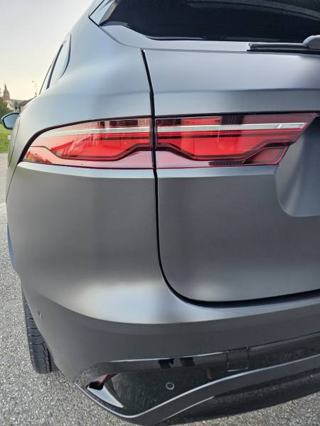 JAGUAR F-PACE :Pose de protection de film PPF Une métamorphose mate réussie par Artisans Detailing