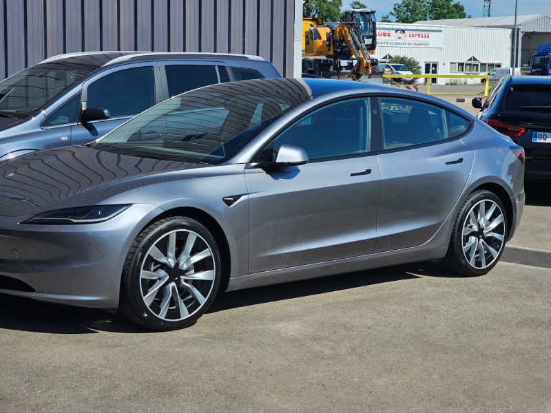 Protéger les jantes de sa Tesla Model 3, une seule solution : Alloygator