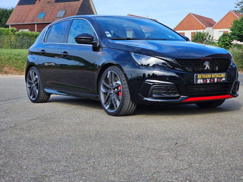 Polissage et traitement céramique sur Peugeot 308GTI noir proche Obernai 67