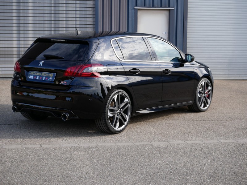 Polissage et traitement céramique sur Peugeot 308GTI noir proche Obernai 67