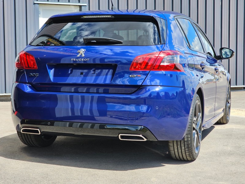 Polissage et traitement céramique sur Peugeot 308 bleu magnetic à Epfig 67