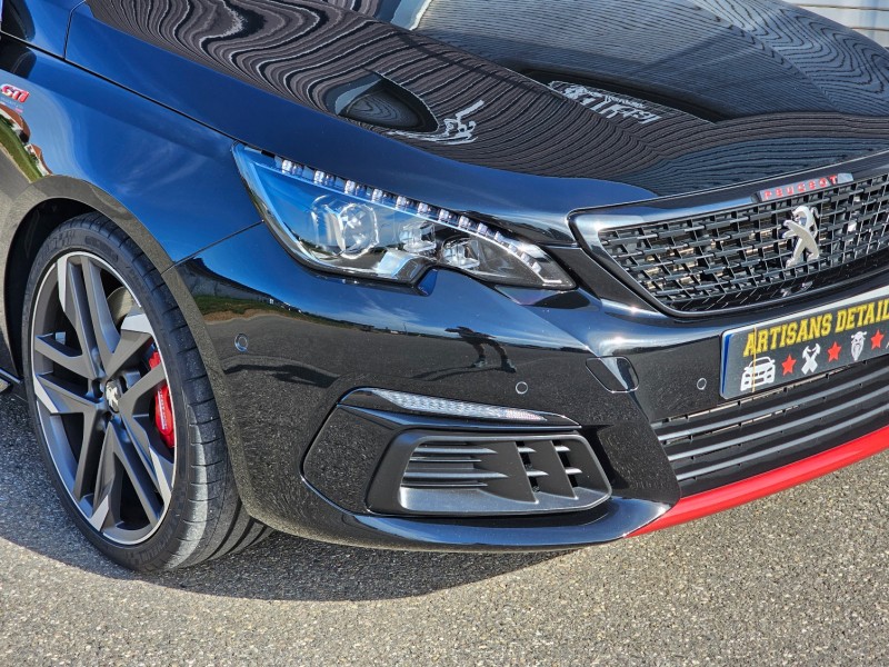 Polissage et traitement céramique sur Peugeot 308GTI noir proche Obernai 67
