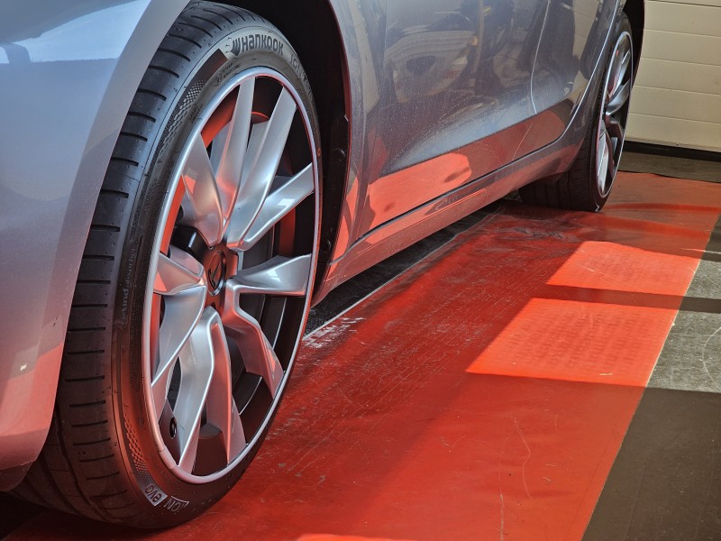 Protéger les jantes de sa Tesla Model 3, une seule solution : Alloygator