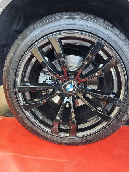 BMW X6 : pose de protections jantes Alloygator à Sélestat
