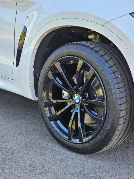 BMW X6 : pose de protections jantes Alloygator à Sélestat