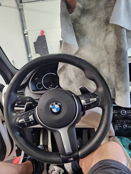 BMW X6 : nettoyage intérieur et soin des cuirs vers Molsheim 67
