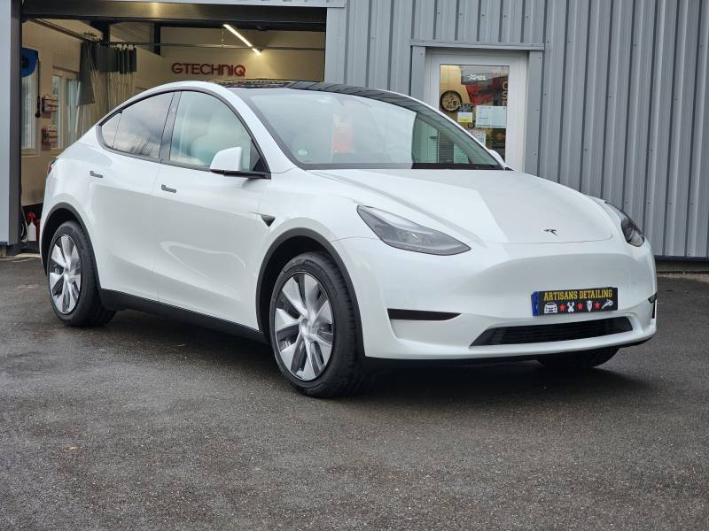 Traitement céramique et protection de jantes Alloygator sur cette Tesla model Y neuve à Scherwiller vers Sélestat 67