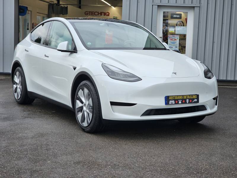 Traitement céramique Gtechniq sur cette Tesla model Y neuve à Scherwiller vers Sélestat 67