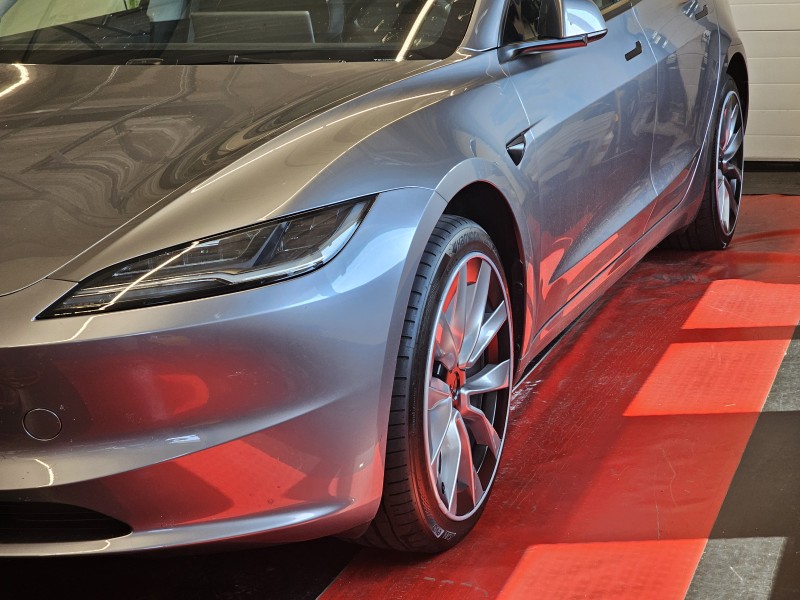 Protéger les jantes de sa Tesla Model 3, une seule solution : Alloygator