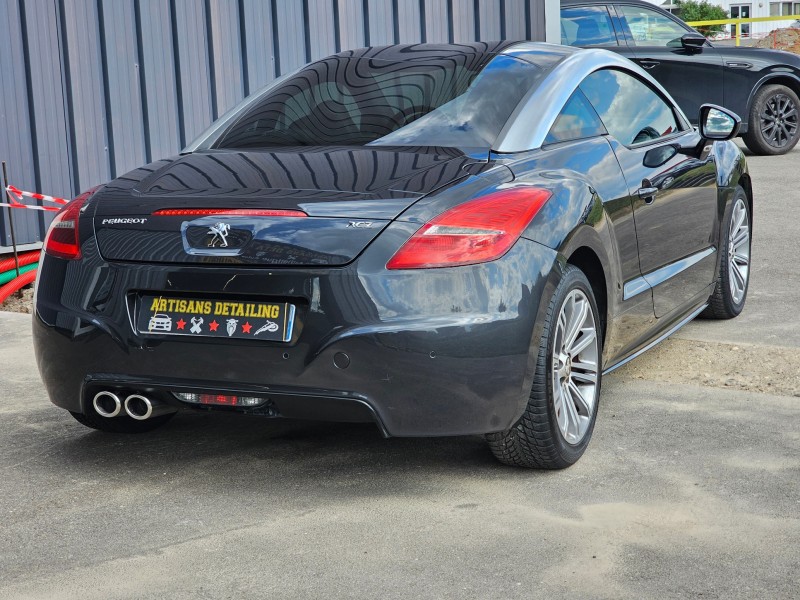 Polissage, traitement céramique et réparation cuir sur ce Peugeot RCZ près de Colmar