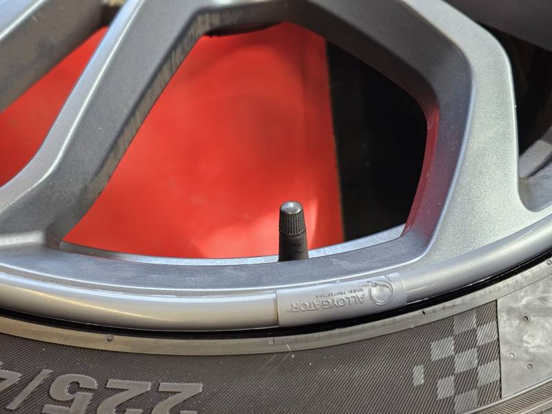 Protection jantes alloygator sur une golf dans notre atelier proche de Strasbourg